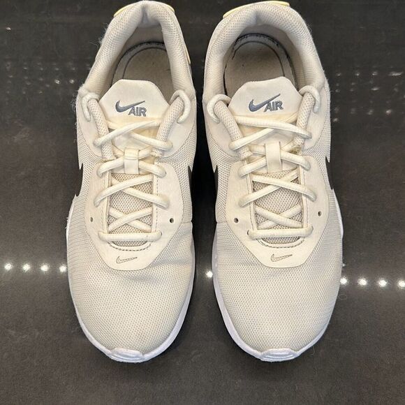 NIKE Women's Air Max Oketo Track & Field Shoes - Picture 7 of 15